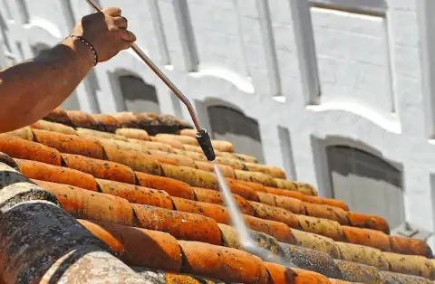 Nettoyage de toitures - Treis-Sants-en-Ouche